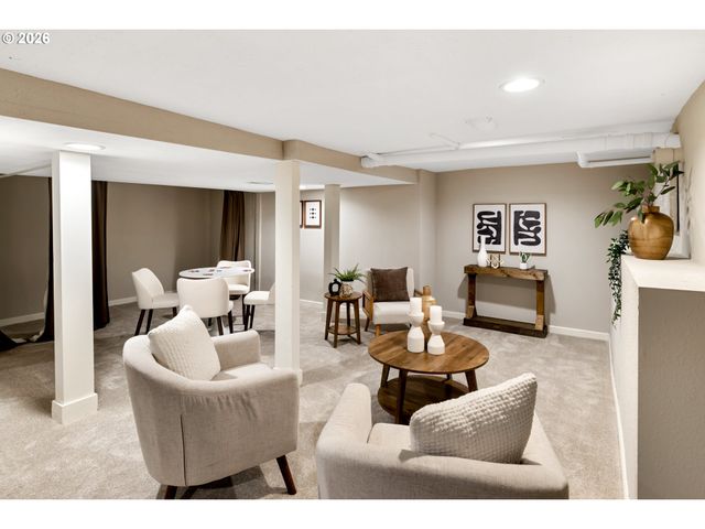 5262 ROSEWOOD St, Lake Oswego, OR 97035