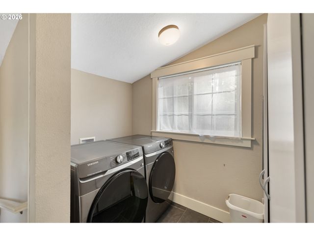 5262 ROSEWOOD St, Lake Oswego, OR 97035