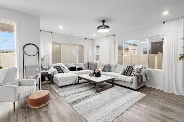 352 Alice, Rialto, CA 92376