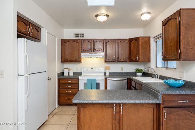 465 W Calle Lindero, Tucson, AZ 85704