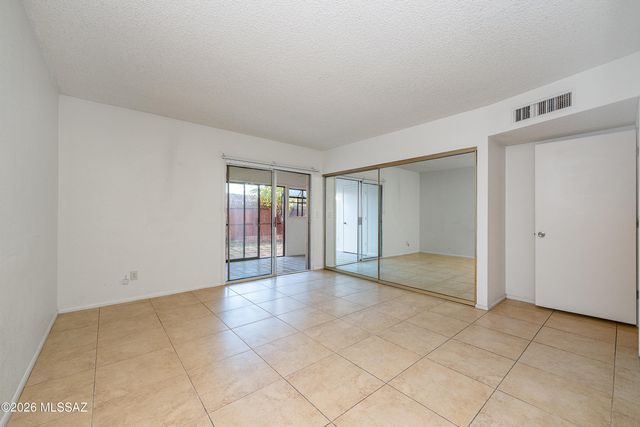 465 W Calle Lindero, Tucson, AZ 85704