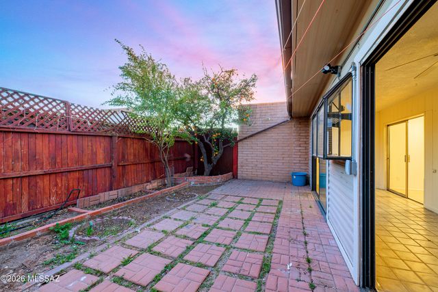 465 W Calle Lindero, Tucson, AZ 85704