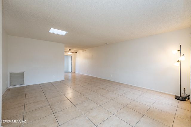 465 W Calle Lindero, Tucson, AZ 85704