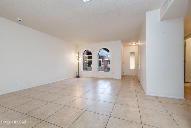 465 W Calle Lindero, Tucson, AZ 85704