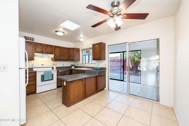 465 W Calle Lindero, Tucson, AZ 85704