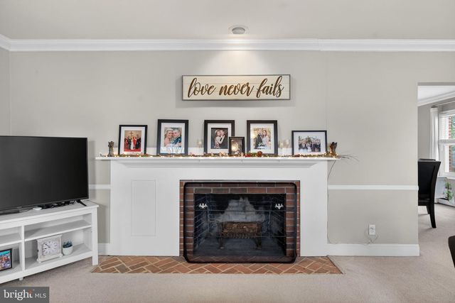 46 MAPLEWOOD AVE, Carneys Point, NJ 08069