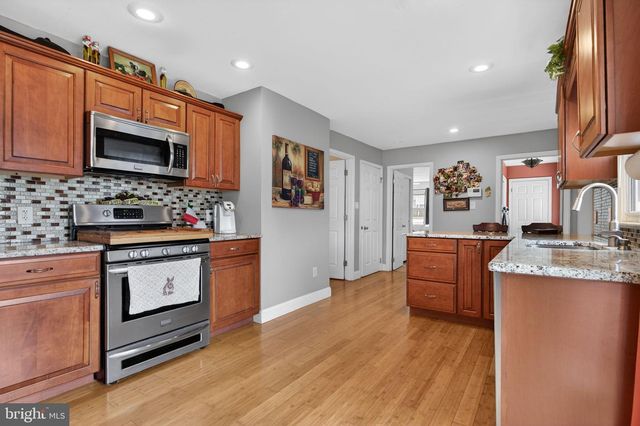 46 MAPLEWOOD AVE, Carneys Point, NJ 08069