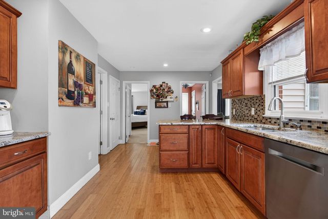 46 MAPLEWOOD AVE, Carneys Point, NJ 08069