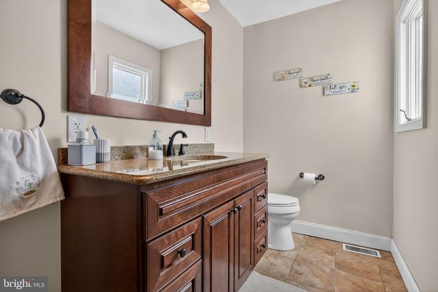 46 MAPLEWOOD AVE, Carneys Point, NJ 08069