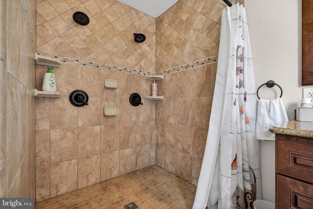 46 MAPLEWOOD AVE, Carneys Point, NJ 08069