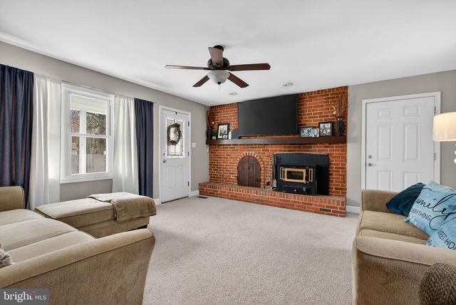 46 MAPLEWOOD AVE, Carneys Point, NJ 08069