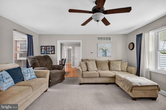 46 MAPLEWOOD AVE, Carneys Point, NJ 08069