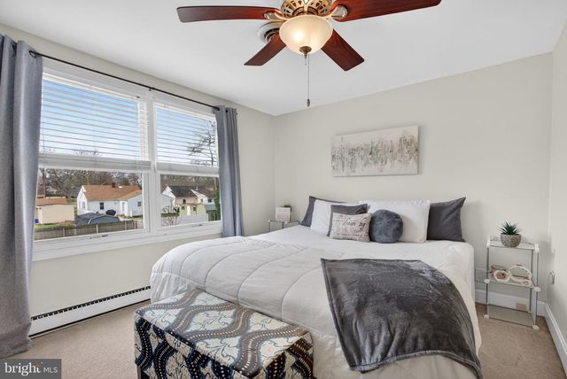 46 MAPLEWOOD AVE, Carneys Point, NJ 08069