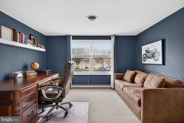 46 MAPLEWOOD AVE, Carneys Point, NJ 08069