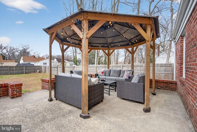 46 MAPLEWOOD AVE, Carneys Point, NJ 08069