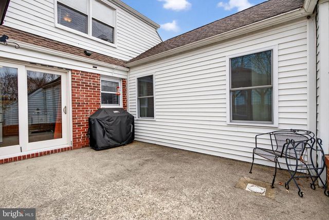 46 MAPLEWOOD AVE, Carneys Point, NJ 08069