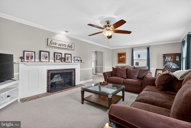 46 MAPLEWOOD AVE, Carneys Point, NJ 08069