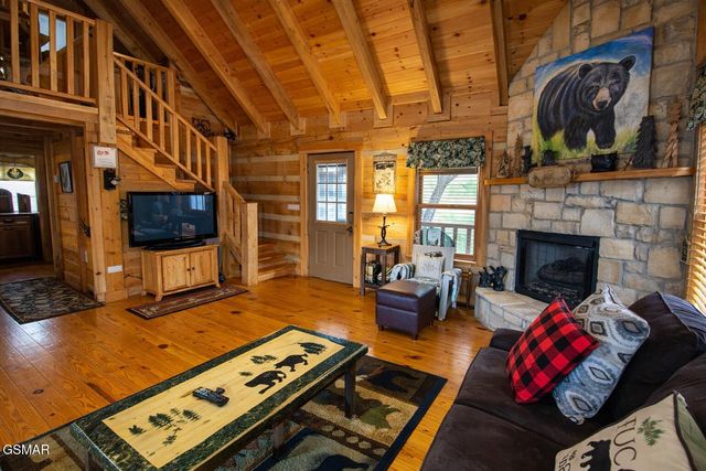 2039 Piney Overlook Lane, Sevierville, TN 37862