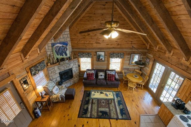 2039 Piney Overlook Lane, Sevierville, TN 37862