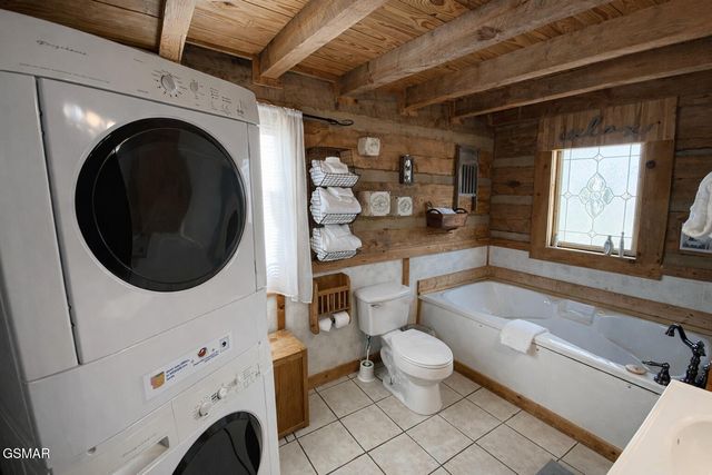 2039 Piney Overlook Lane, Sevierville, TN 37862