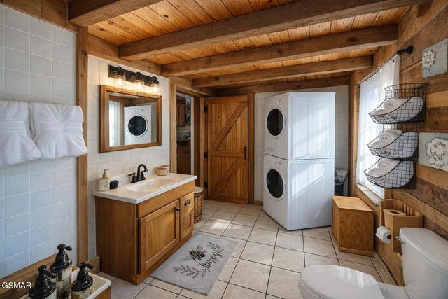 2039 Piney Overlook Lane, Sevierville, TN 37862