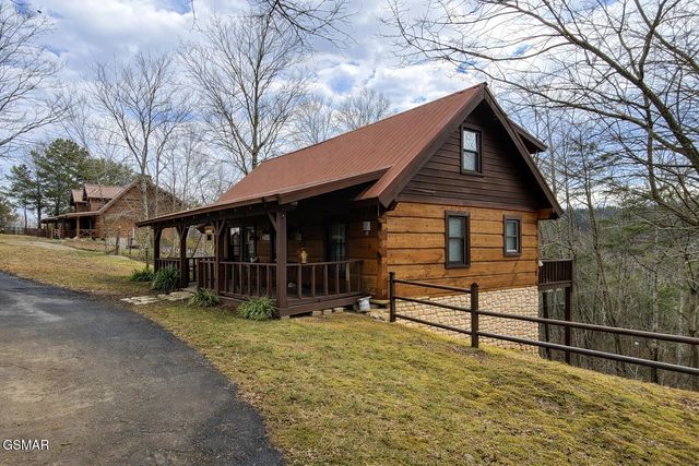 2039 Piney Overlook Lane, Sevierville, TN 37862