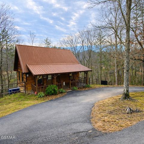 2039 Piney Overlook Lane, Sevierville, TN 37862