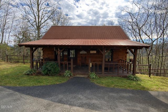 2039 Piney Overlook Lane, Sevierville, TN 37862
