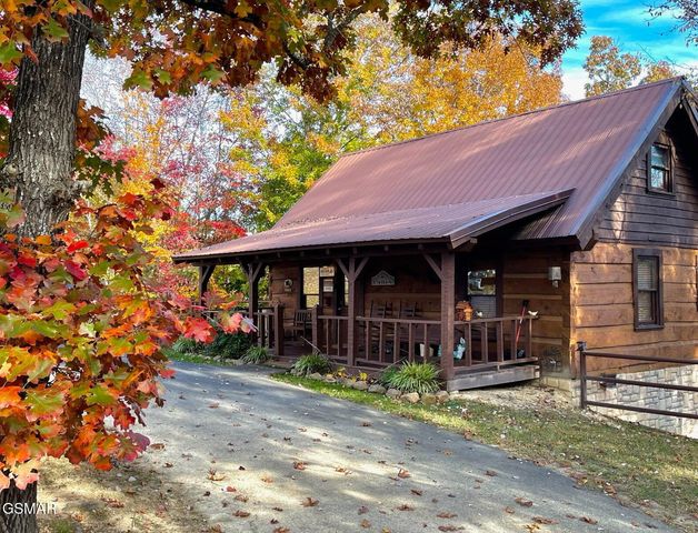 2039 Piney Overlook Lane, Sevierville, TN 37862