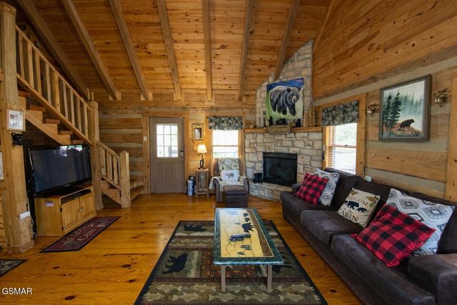 2039 Piney Overlook Lane, Sevierville, TN 37862