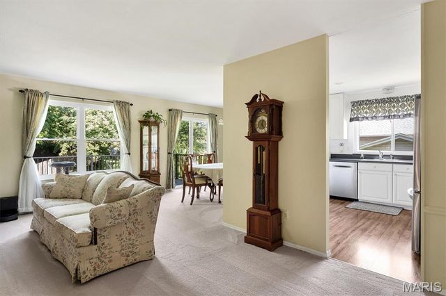 12177 Rain Hollow Court, Maryland Heights, MO 63043