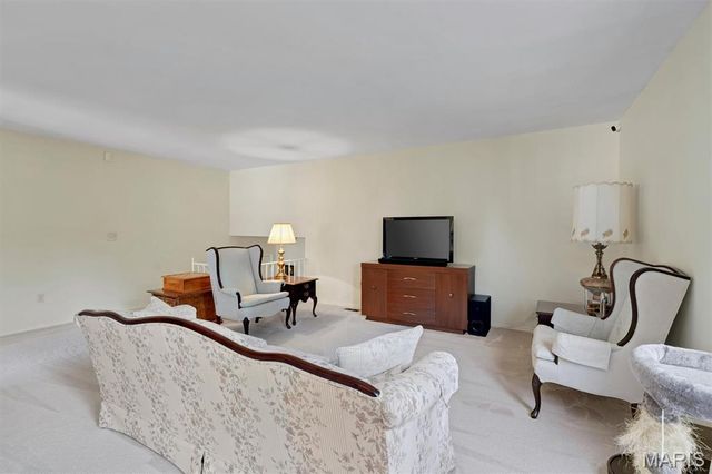 12177 Rain Hollow Court, Maryland Heights, MO 63043
