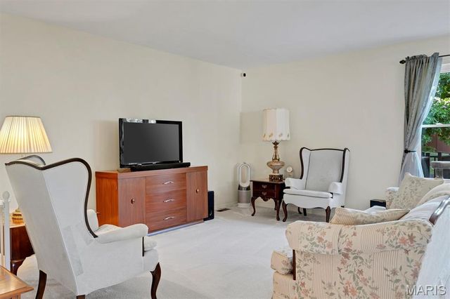 12177 Rain Hollow Court, Maryland Heights, MO 63043