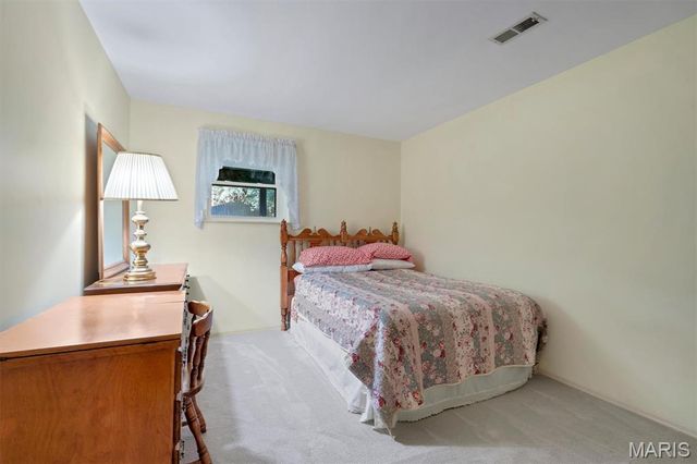 12177 Rain Hollow Court, Maryland Heights, MO 63043