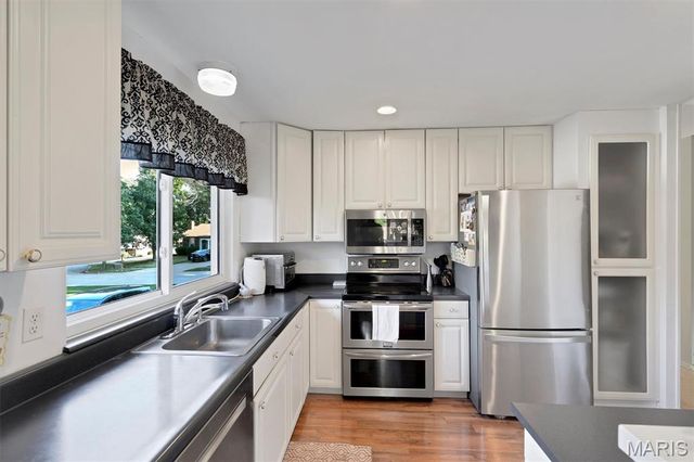 12177 Rain Hollow Court, Maryland Heights, MO 63043