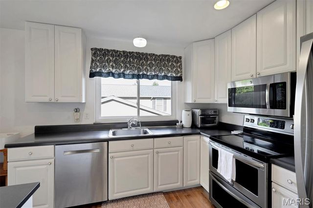 12177 Rain Hollow Court, Maryland Heights, MO 63043