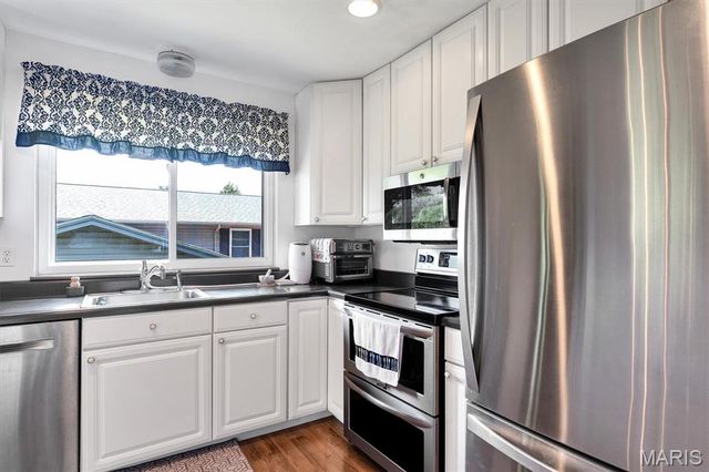 12177 Rain Hollow Court, Maryland Heights, MO 63043