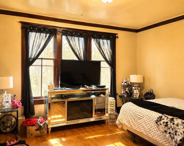 1219 W Clarke STREET, Milwaukee, WI 53206