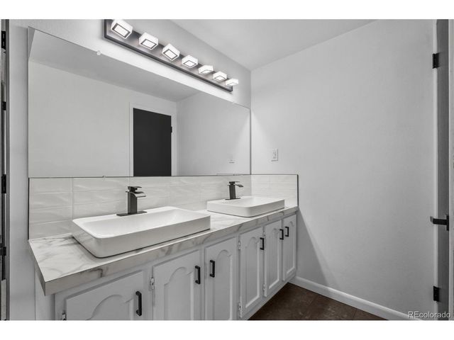 7234 S Kendall Ct, Littleton, CO 80128