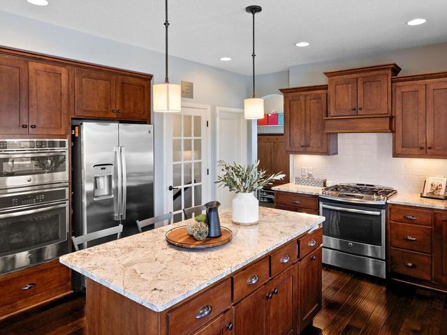 17602 62nd Avenue N, Maple Grove, MN 55311