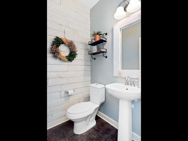 17602 62nd Avenue N, Maple Grove, MN 55311