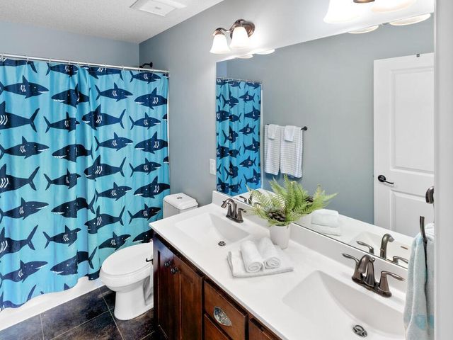 17602 62nd Avenue N, Maple Grove, MN 55311