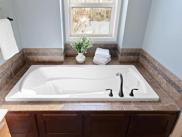 17602 62nd Avenue N, Maple Grove, MN 55311