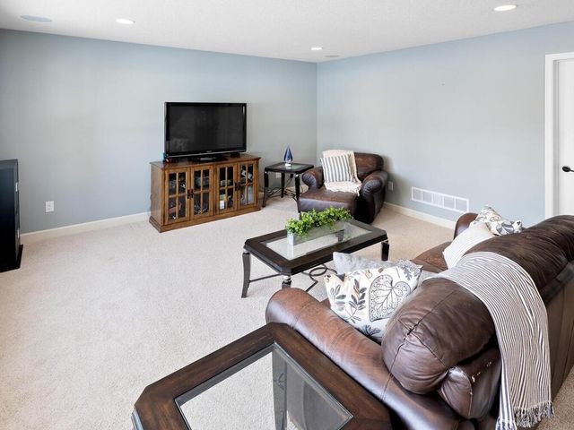 17602 62nd Avenue N, Maple Grove, MN 55311