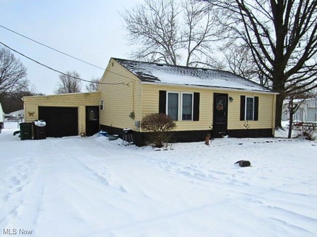 5211 Hecock Avenue, Lorain, OH 44055