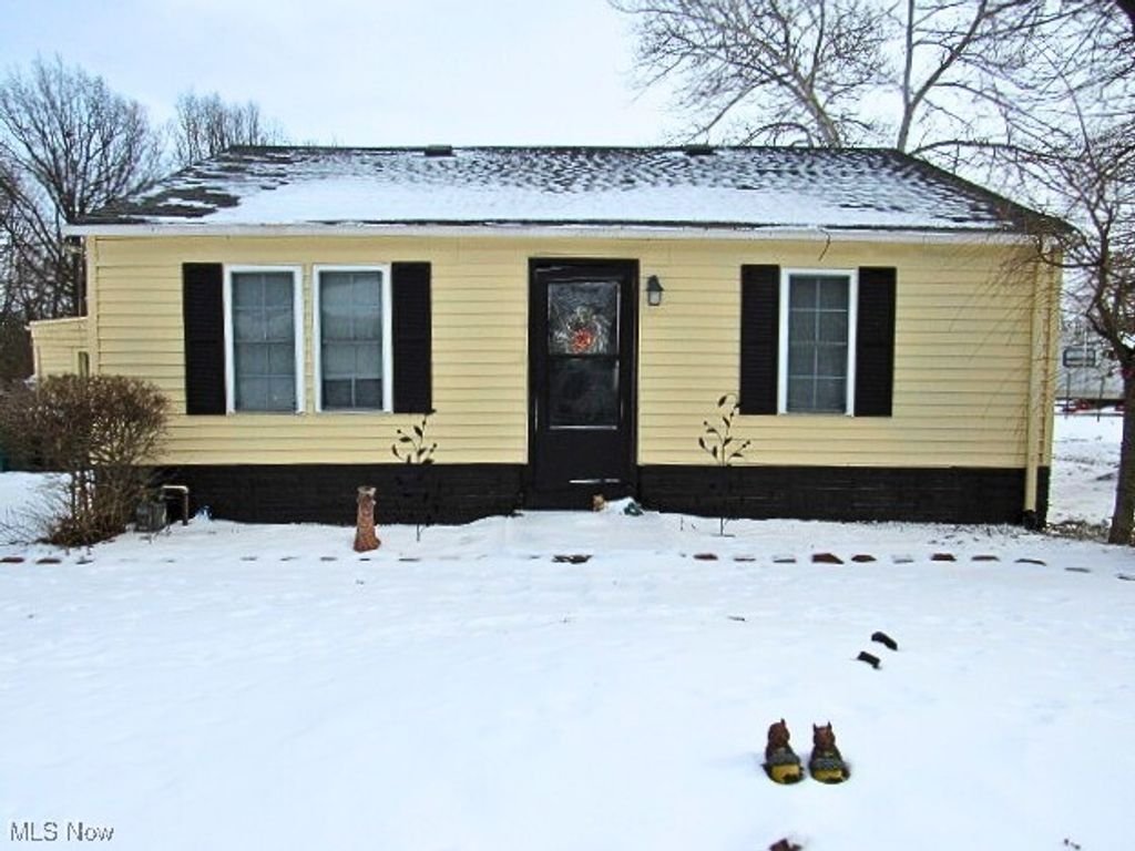 5211 Hecock Avenue, Lorain, OH 44055