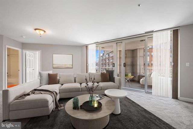 100 HARBORVIEW DR #212, Baltimore, MD 21230