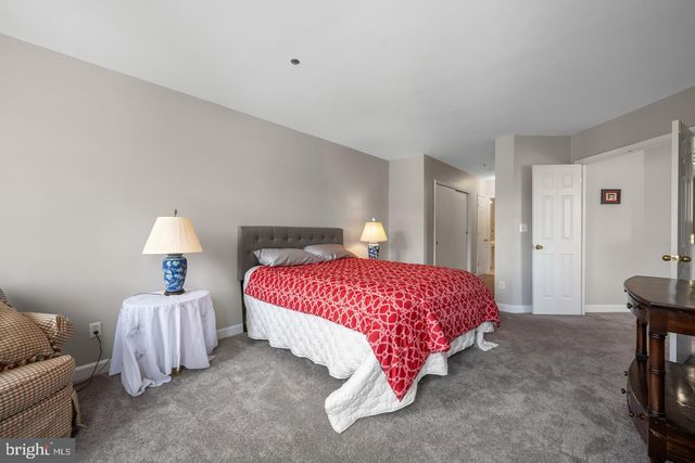 100 HARBORVIEW DR #212, Baltimore, MD 21230