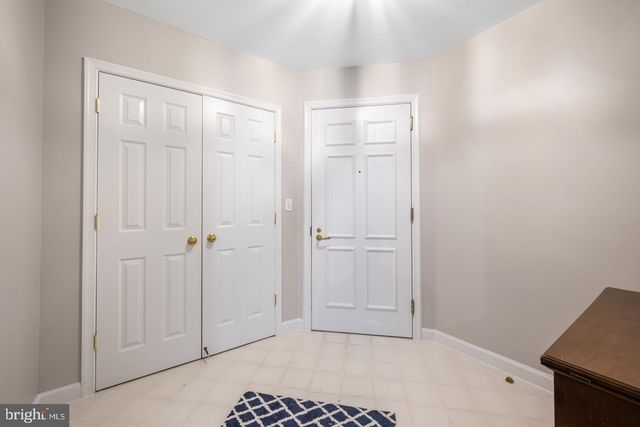 100 HARBORVIEW DR #212, Baltimore, MD 21230