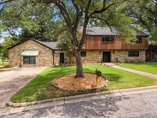 701 Fleming Drive, Mt Pleasant, TX 75455
